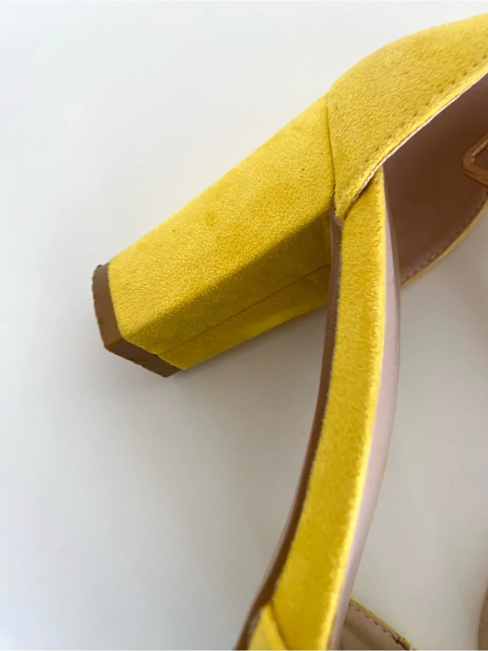 Forever Yellow Faux Suede Pointed Toe Block Heels with Ankle Strap 8 Retro Mod